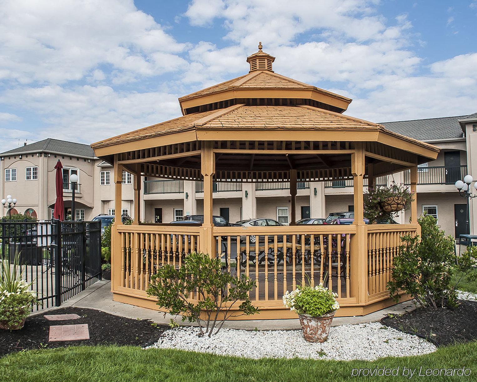 Econo Lodge At The Falls North Niagara Falls Exterior photo