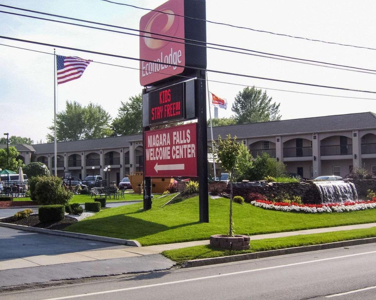 Econo Lodge At The Falls North Niagara Falls Exterior photo